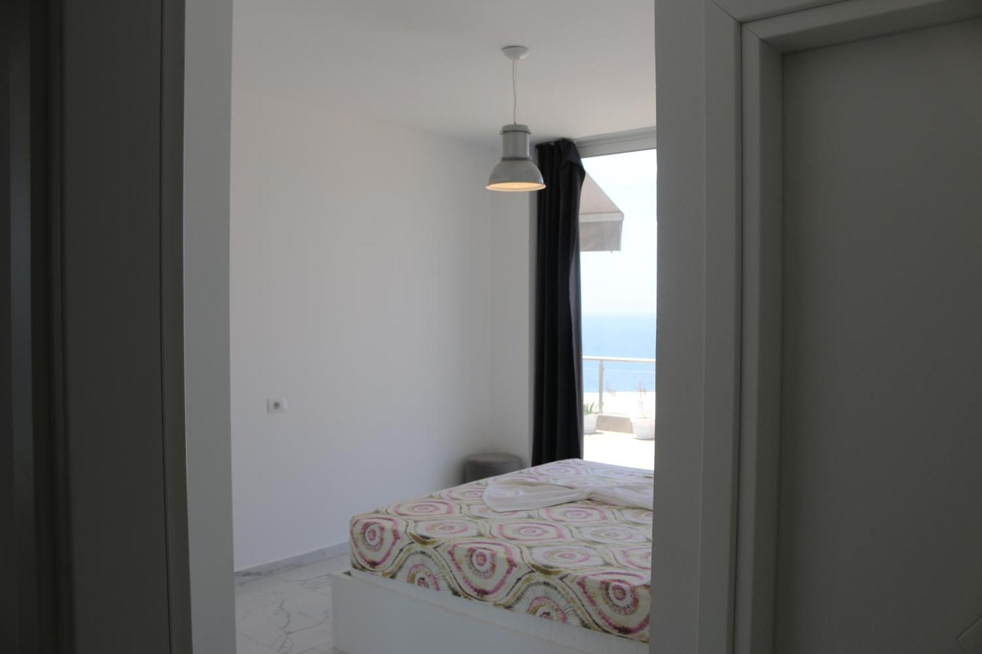 Infinity Sea View Penthouse Apartment Sarande Exterior photo