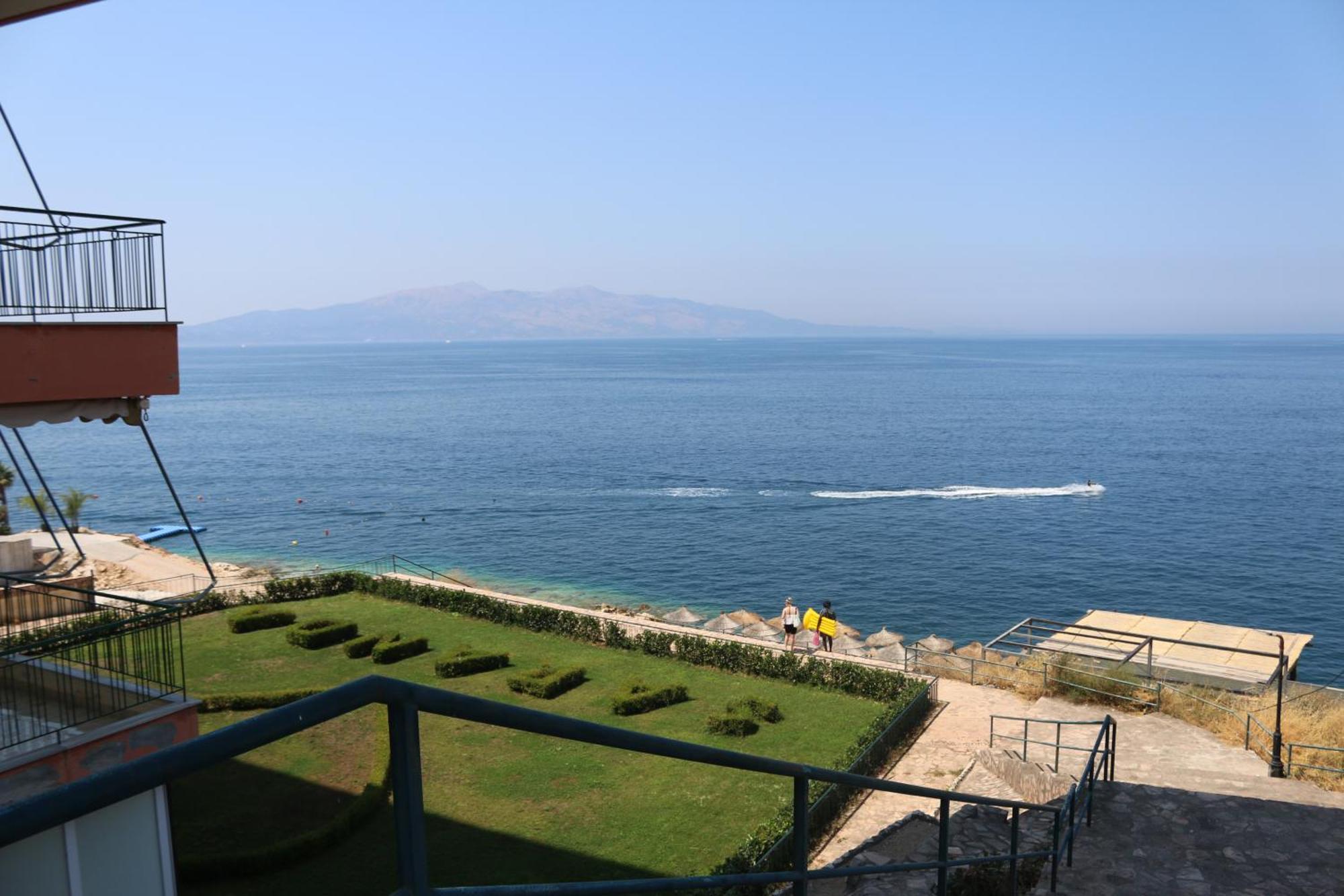 Infinity Sea View Penthouse Apartment Sarande Exterior photo